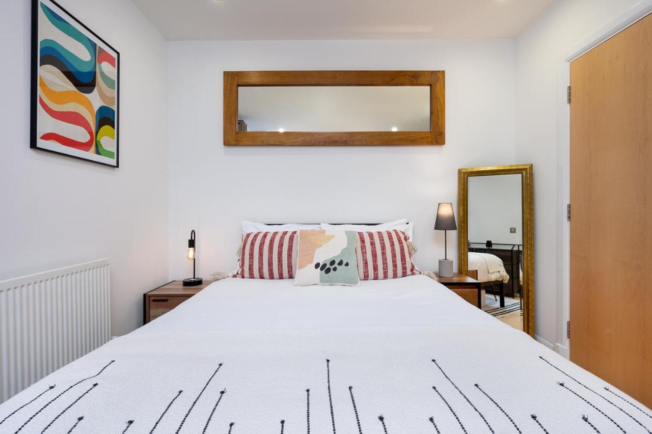 D8 - Canal View Apartment Лондон Экстерьер фото